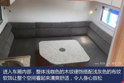 售價(jià)8.8萬輕松睡5人，科斯“跟屁蟲”拖掛房車 LED與太陽能板加持的移動(dòng)之家